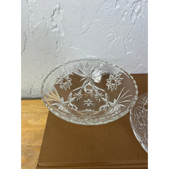 Vintage Clear Pressed Glass Starburst Pattern 3-Footed round Candy Dish 7” - Picture 2 of 7